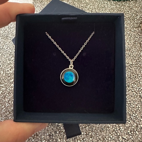 EUC Moonglow “new moon” necklace - Picture 2 of 3